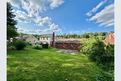 118 Sunrise Dr, Pittsburgh, PA 15236 - Photo 2