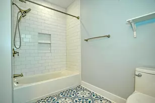 329 W Penn Pl, Friendship Park, PA 15224 - Photo 14