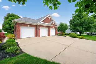 375 Violet Ct, Clinton Township, PA 16056 - Photo 2