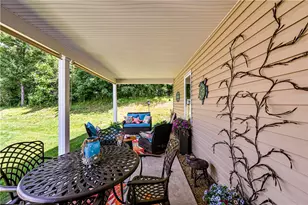 559 Sunview Cir, Derry Township, PA 15650 - Photo 8