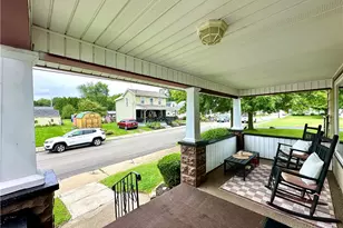 1028 Dewey Ave, New Castle, PA 16101 - Photo 6