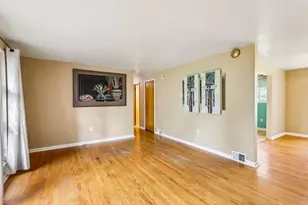 7 Rolling Road Rd, Cranberry Township, PA 16066 - Photo 8