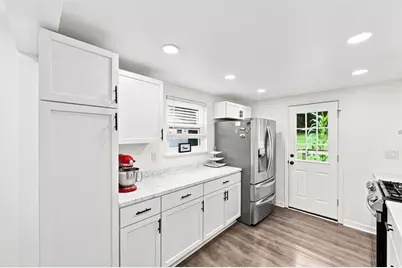 5036 Sherwood Rd, Bethel Park, PA 15102 - Photo 10