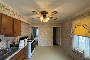 808 Meadow Ave, Charleroi Boro, PA 15022 - Photo 10