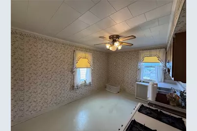 808 Meadow Ave, Charleroi Boro, PA 15022 - Photo 8