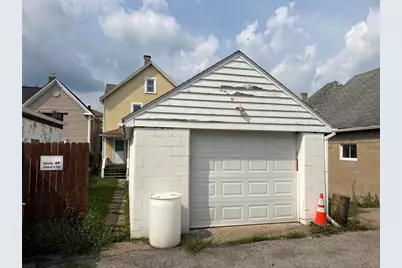 319 Wayne Ave, Ellwood City, PA 16117 - Photo 2