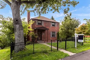 2402 Hillview St, Pittsburgh, PA 15234 - Photo 2