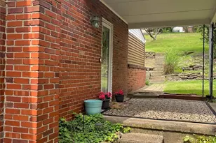 537 Haverhill Rd, Baldwin Twp, PA 15228 - Photo 4