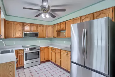 568 Orchard Ave, Pittsburgh, PA 15202 - Photo 10