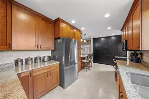 310 Morrison Dr, Pittsburgh, PA 15216 - Photo 10