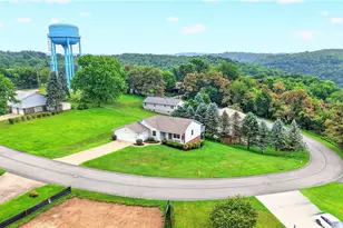 336 Shannon Cir, Daugherty Township, PA 15066 - Photo 6
