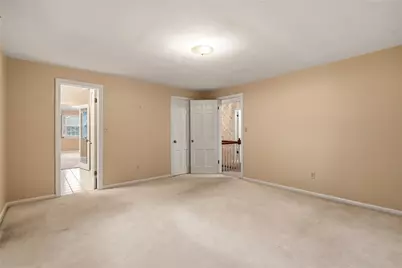 130 Laurelwood Dr, Ross Twp, PA 15237 - Photo 10