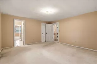 130 Laurelwood Dr, Ross Twp, PA 15237 - Photo 10