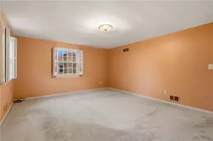 130 Laurelwood Dr, Ross Twp, PA 15237 - Photo 8