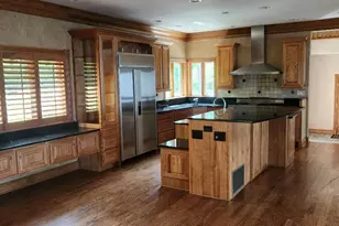 650 Washington Ave, Ellwood City, PA 16117 - Photo 12
