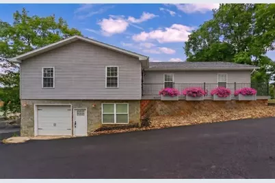 303 Garfield Ave, Mars, PA 16046 - Photo 1