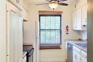 454 Country View Ct, Pittsburgh, PA 15205 - Photo 8