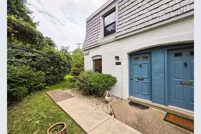 454 Country View Ct, Pittsburgh, PA 15205 - Photo 1