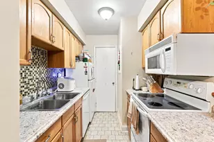 950 Margarite Dr, Scott Township, PA 15216 - Photo 10