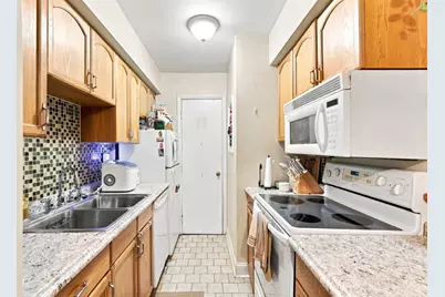 950 Margarite Drive #J, Scott Township, PA 15216 - Photo 10