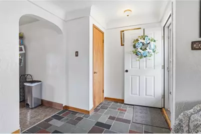 725 Broad Street, Mount Pleasant Township, PA 15666 - Photo 2