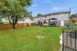 725 Broad St, Mount Pleasant Township, PA 15666 - Photo 22