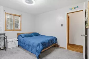 725 Broad St, Mount Pleasant Township, PA 15666 - Photo 10