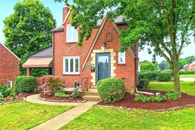 4800 Roberta Dr, Pittsburgh, PA 15236 - Photo 1