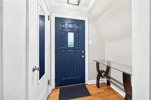 4800 Roberta Dr, Pittsburgh, PA 15236 - Photo 2