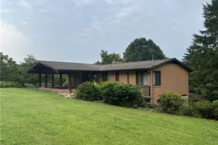 327 Holyoke Rd, Center Township, PA 16001 - Photo 32