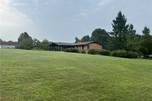 327 Holyoke Rd, Center Township, PA 16001 - Photo 42