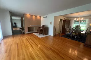 327 Holyoke Rd, Center Township, PA 16001 - Photo 14