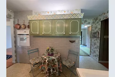 327 Holyoke Rd, Center Township, PA 16001 - Photo 16