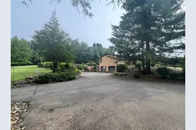 327 Holyoke Rd, Center Township, PA 16001 - Photo 4