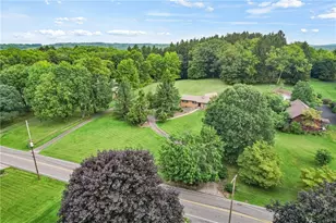 327 Holyoke Rd, Center Township, PA 16001 - Photo 6