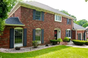 856 Walnut Dr, Ellwood City, PA 16117 - Photo 2
