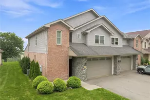 1013 Westwood Ln, West Mifflin, PA 15122 - Photo 1