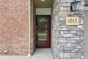 1013 Westwood Ln, West Mifflin, PA 15122 - Photo 2