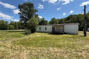 1761 Old Youngstown Rd, Union Township, PA 16116 - Photo 2