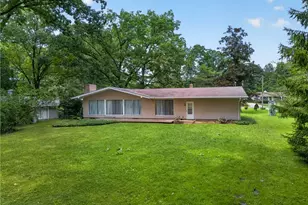 21 Evergreen Dr, Hempfield Township, PA 16125 - Photo 2