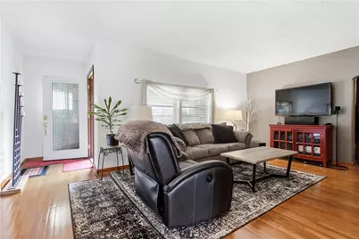 180 Calvert St, Bridgeville, PA 15017 - Photo 2