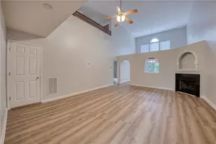 2115 Shawnee Dr, South Strabane, PA 15301 - Photo 4
