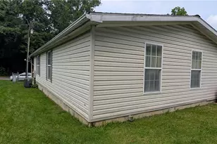 648 Daisy Ln, North Union Township, PA 15401 - Photo 2