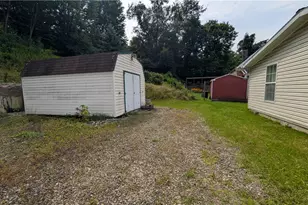 648 Daisy Ln, North Union Township, PA 15401 - Photo 4