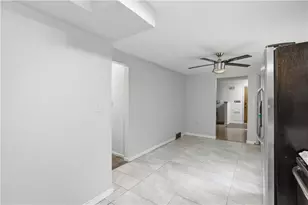 7913 Lloyd Ave, Pittsburgh, PA 15218 - Photo 12