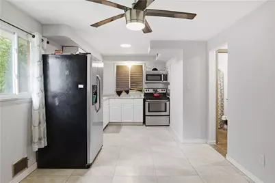 7913 Lloyd Ave, Pittsburgh, PA 15218 - Photo 10