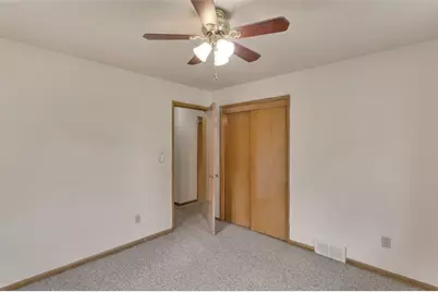 605 Regina Dr, Forward Township, PA 15037 - Photo 20