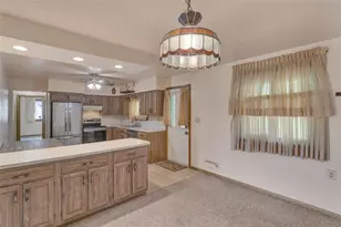 605 Regina Dr, Forward Township, PA 15037 - Photo 8