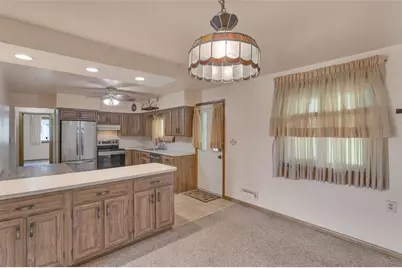 605 Regina Dr, Forward Township, PA 15037 - Photo 8