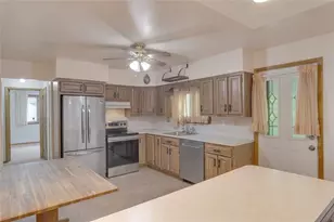 605 Regina Dr, Forward Township, PA 15037 - Photo 6